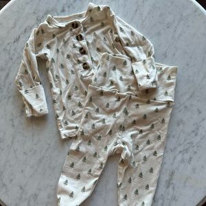 Lou Lou and Company Tree Kevin top and bottoms set | size newborn | Christmas